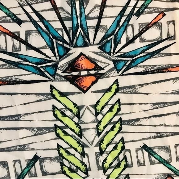 ROCK & REPUBLIC Tee Cap Sleeves Scooped Hem Size XS - Picture 2 of 6